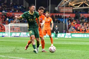 孙国文：梭鱼湾的球迷氛围全国有名，这次回去踢球还是挺期待