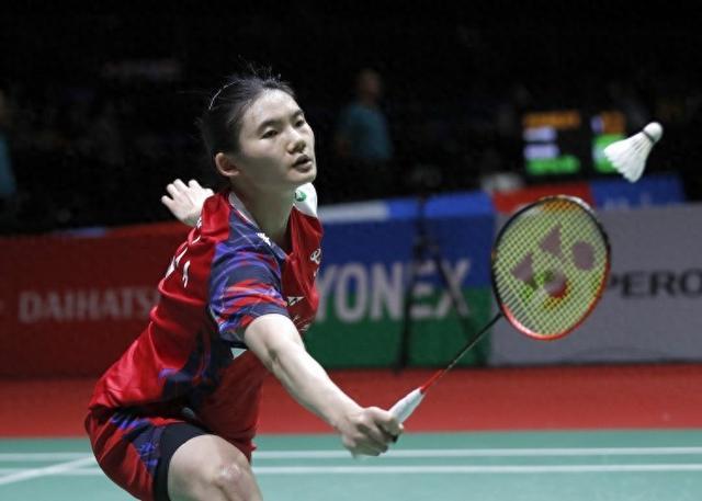 B体育必一运动-韩悦2-0泰国名将因达农，晋级中国香港羽毛球公开赛女单四强