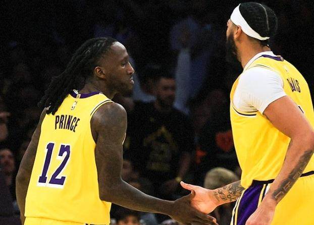 必一运动官网-【现场】疲态尽显觉醒太晚 感恩节之战湖人主场憾负