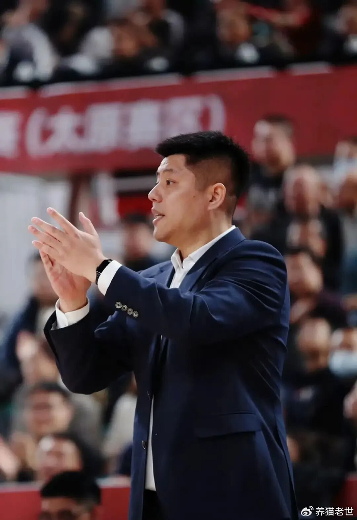 Bsports必一体育-断崖式下滑！CBA三分王成铁匠，四年顶薪合同|山西|原帅|山西男篮|吉林男篮|四川男篮_新浪体育_新浪新闻